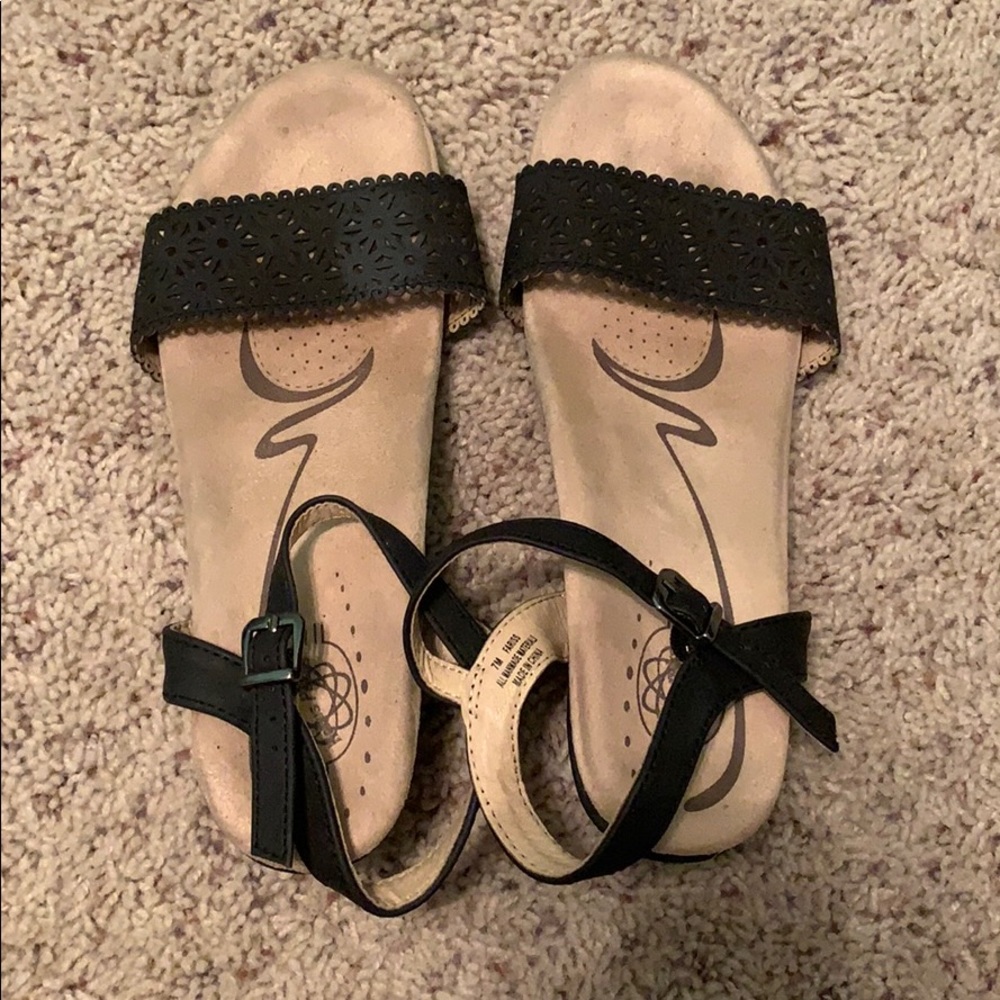 Black Strap Wedges